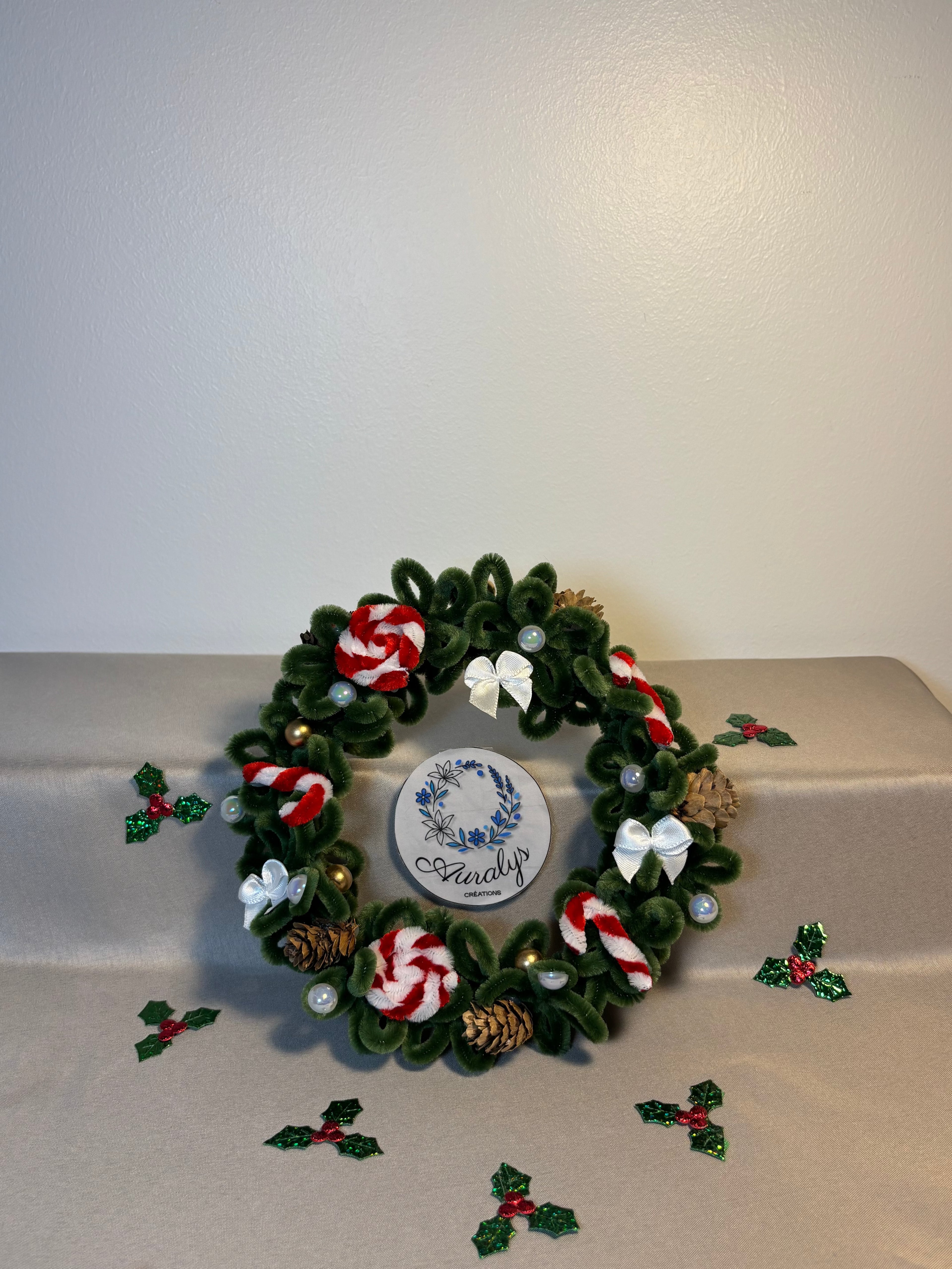 Grande couronne de Noël en fil chenille – Décoration festive faite main Auralys Créations