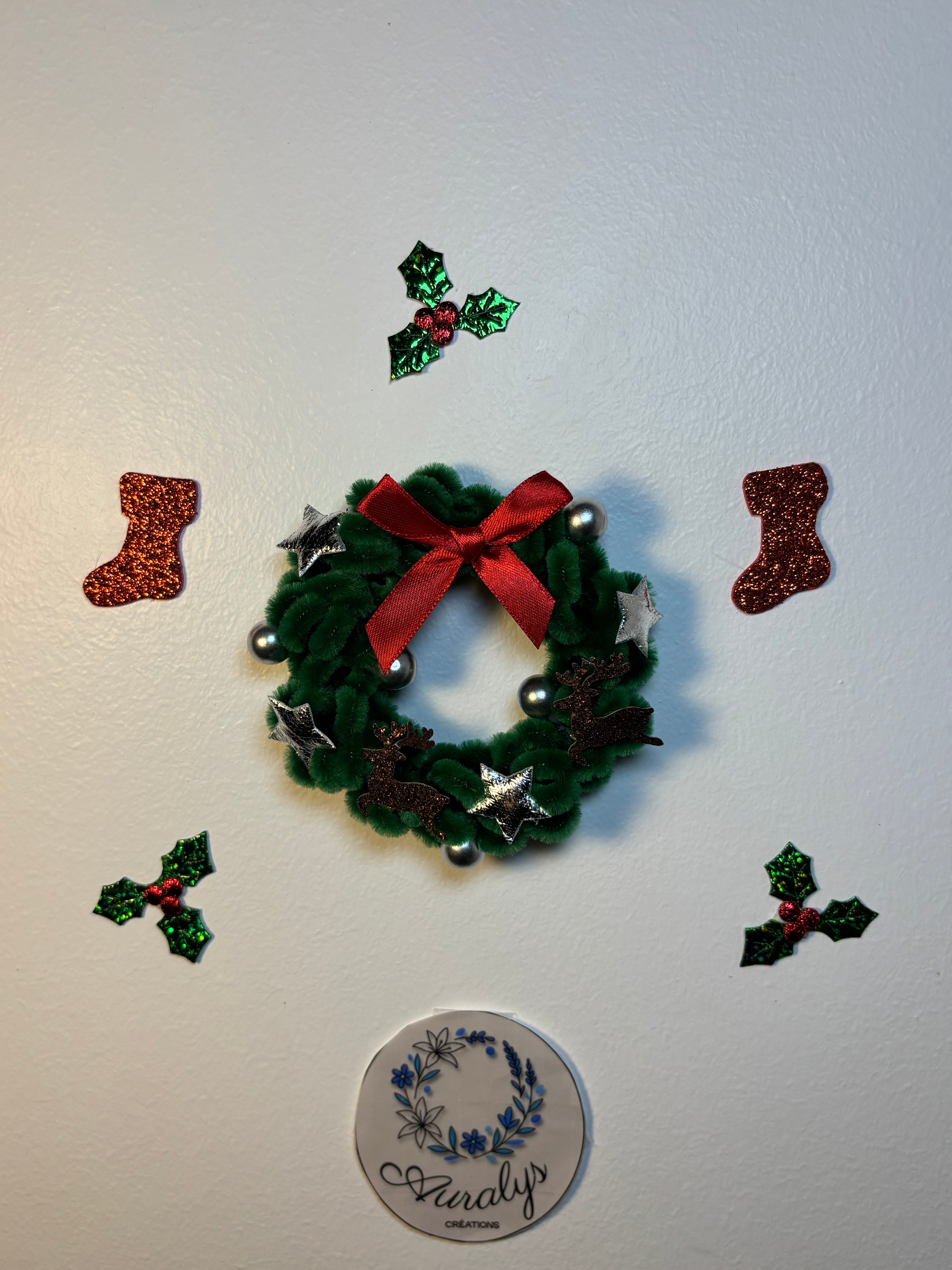 Petite couronne de Noël en fil chenille – Décoration festive faite main Auralys Créations