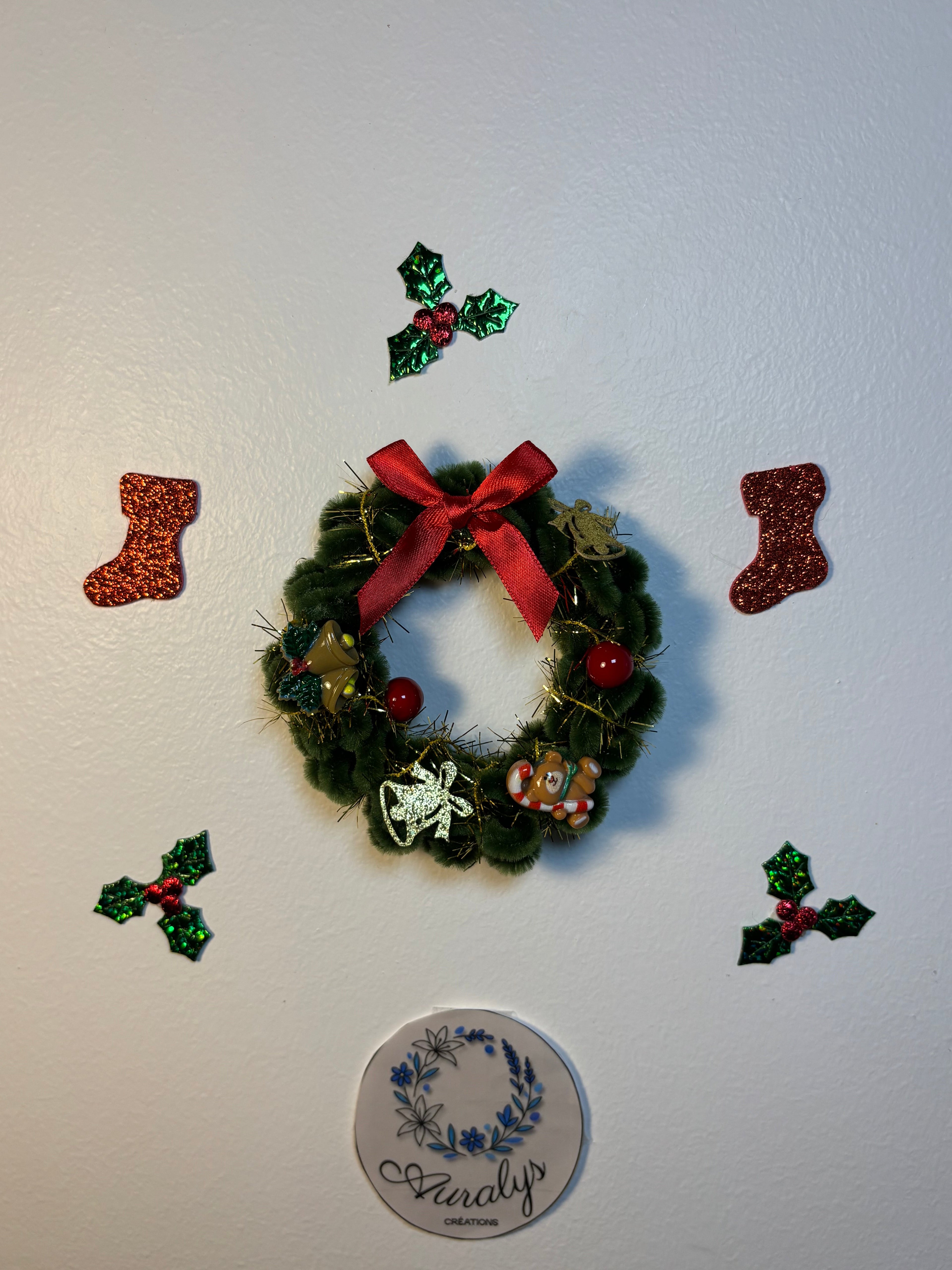 Petite couronne de Noël en fil chenille – Décoration festive faite main Auralys Créations