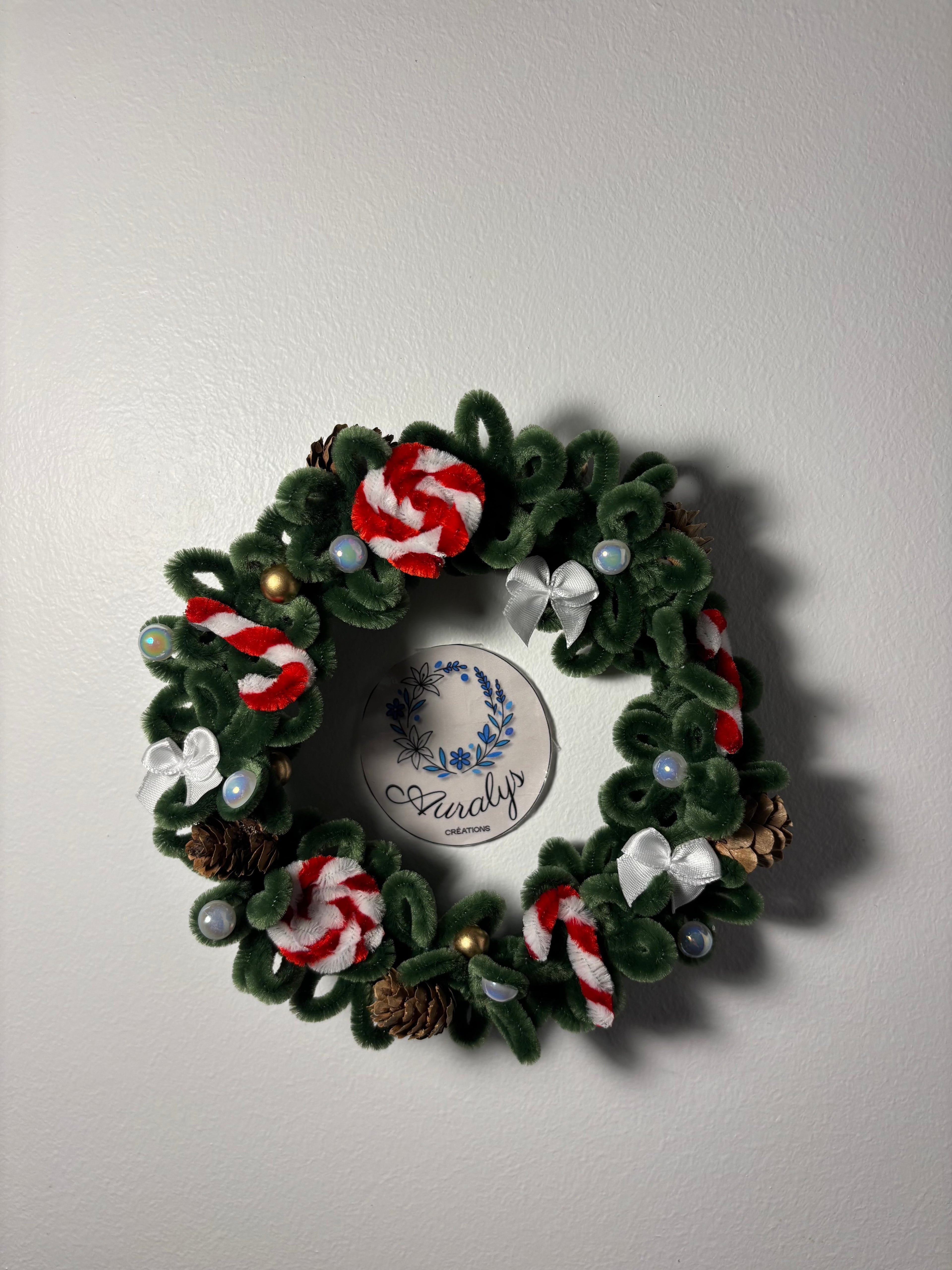 Grande couronne de Noël en fil chenille – Décoration festive faite main Auralys Créations