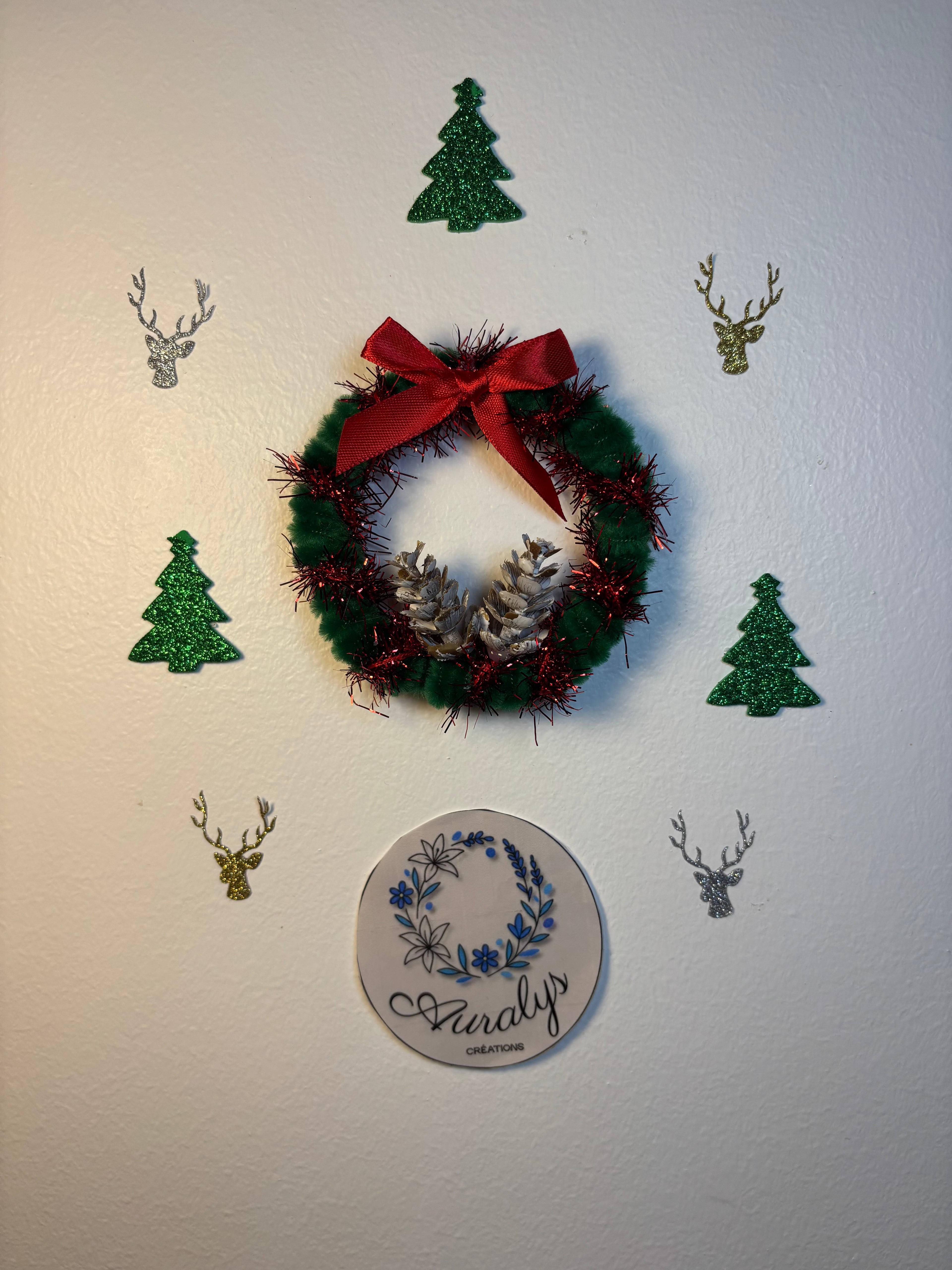 Petite couronne de Noël signature en fil chenille – Décoration festive faite main Auralys Créations