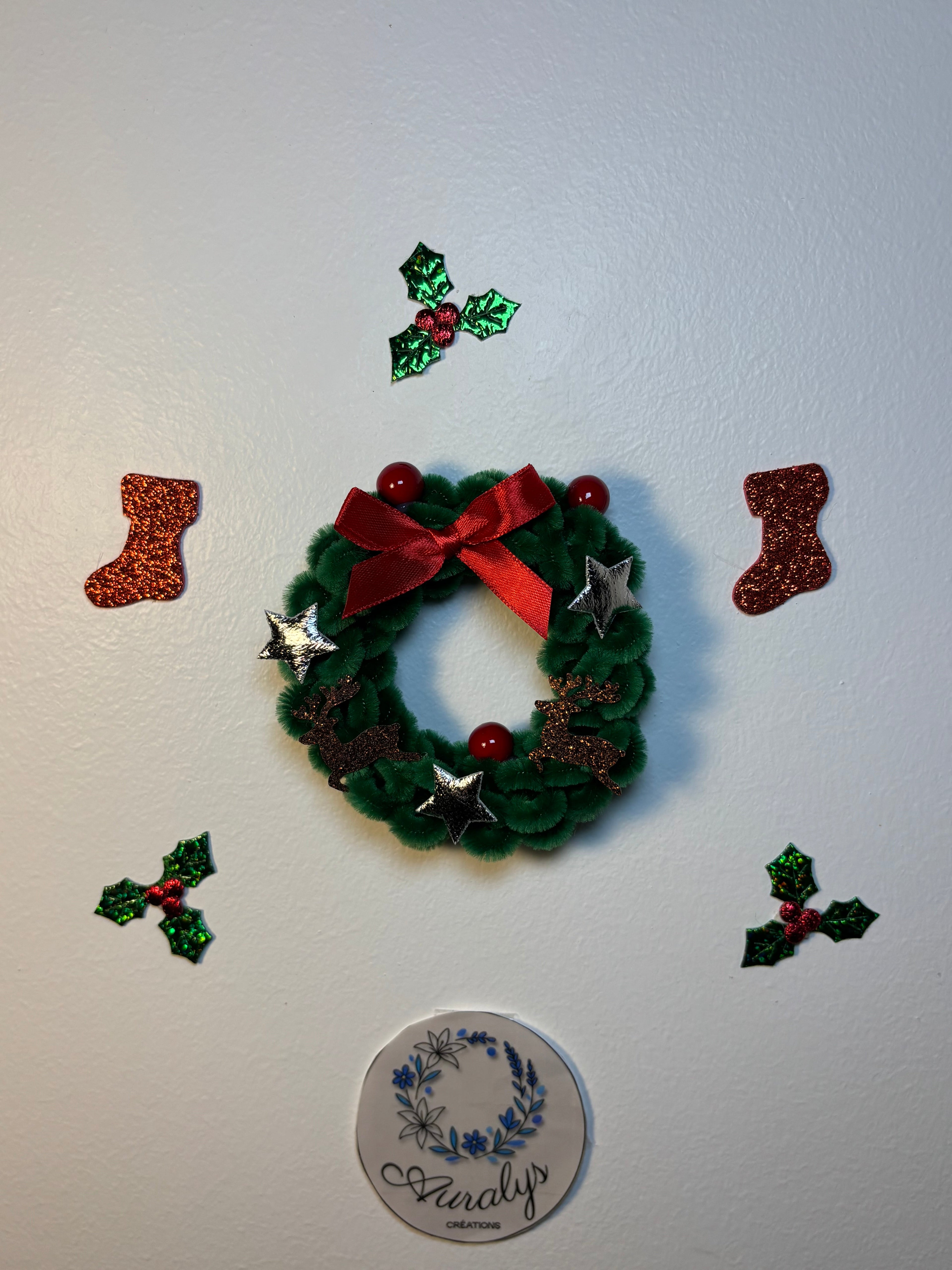 Petite couronne de Noël en fil chenille – Décoration festive faite main Auralys Créations